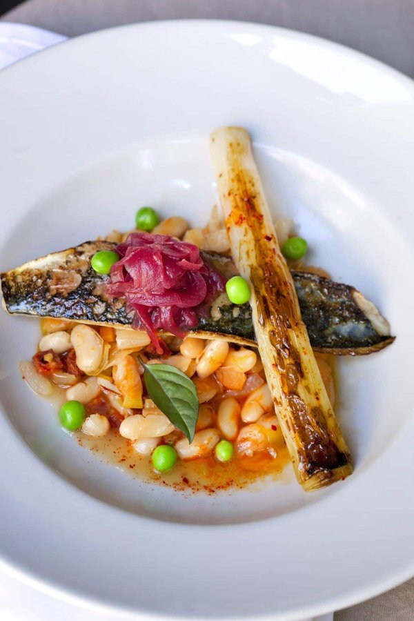 Come fare una fonduta di formaggi italiani con fontina e tartufo nero?